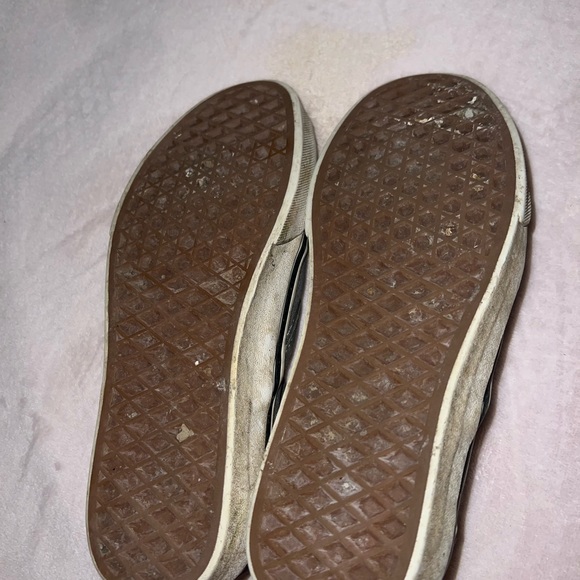 Vans - Picture 3 of 6